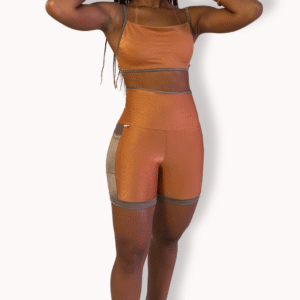 Conjunto Short Meia Coxa Bolso Bicolor - Poliamida Aveludada - Caramelo Gold com Capuccino - Tam M