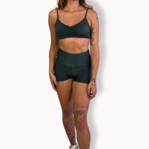 Conjunto Short Meia Coxa com Empina Bumbum - Poliamida Aveludada - Verde Musgo - Tam M